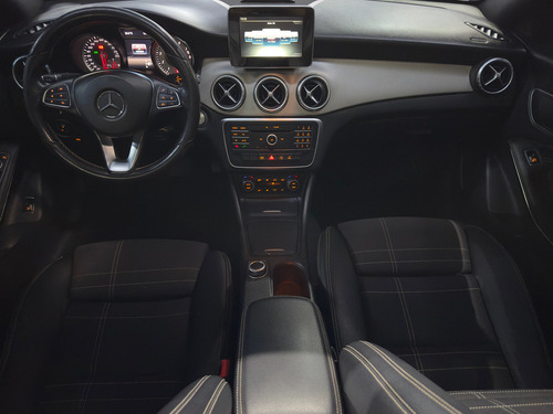 Mercedes-Benz Classe Cla CLA-200 VISION 1.6 TB 16V FLEX AUT.