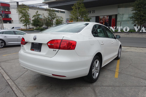 Imagen 3 de 14 de Volkswagen Jetta Style 2013