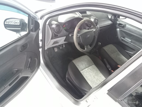 Ford Fiesta Sedan 2009 1.0