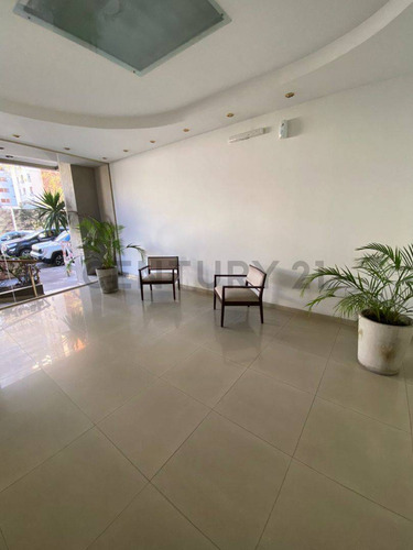 Departamento En Venta 3 Dormitorios Con Cochera En La Plata Ubicado En Calle 14 Entre 44 Y 45, A