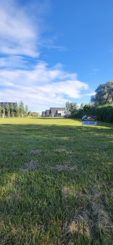 Venta Lote Con Hermosa Vista A Las Sierras Chicas Sobre Calle De Ingreso Principal