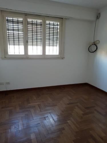 Imagen 5 de 10 de Alquilo Chalet 4 Ambientes Zona Chauvin