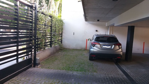 Imagen 8 de 30 de Venta Cochera Semicubierta En Olivos