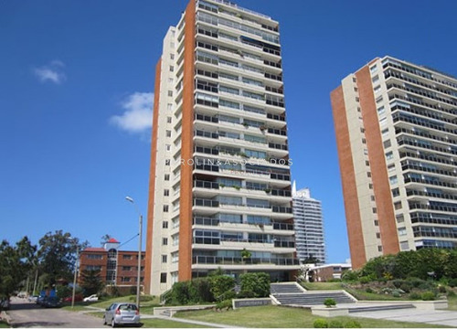 Imagen 4 de 30 de Departamento En Venta, Playa Mansa Primera Linea
