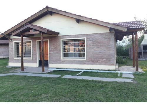 Imagen 6 de 14 de Complejo De 8 Cabañas A Metros Del Río Luján Y Del Aca Delta
