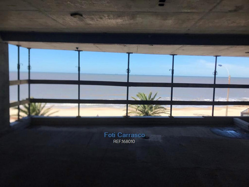 Imagen 6 de 11 de Edificio Frente Al Mar En Malvín