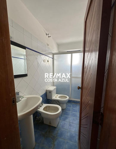 Remax Costa Azul Vende Apartamento Vista Al Mar Edificio Playa Colorada