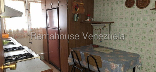 Edificio Con Local Comercial A Pie De Calle En Venta En Los Chorros 25-21914 Cs