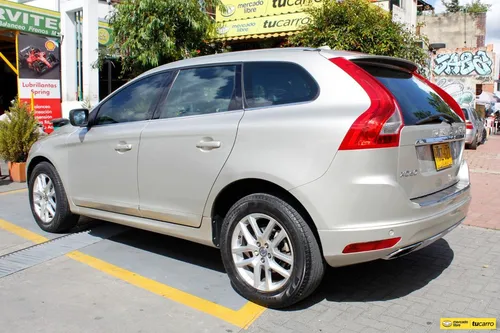 Volvo XC60 2.0 T5 Momentum