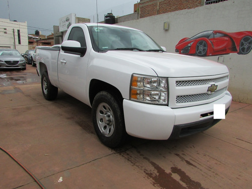 Imagen 2 de 15 de Chevrolet Silverado 2013 1500 V6