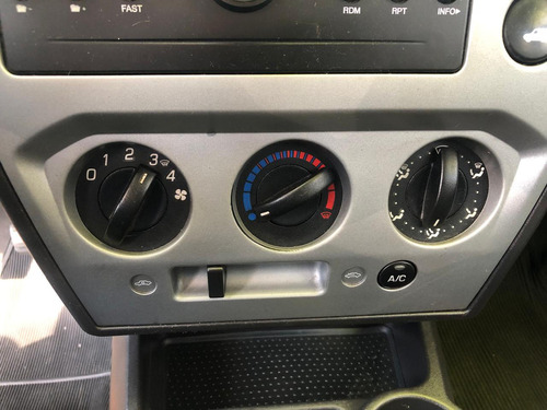 Ford Fiesta Sedan FIESTA SEDAN SE 1.6 8V FLEX 4P