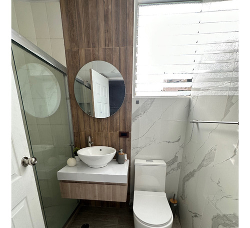 Apartamento Vacacional En La Guaira Con Piscina Frente A La Playa