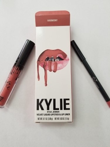 Batom Kylie Cosmetics Velvet Lip Kit cor harmony fosco