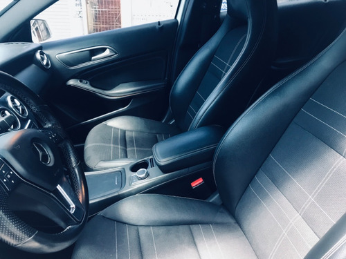Imagem 6 de 10 de Mercedes Bens A 200 Urban 2015