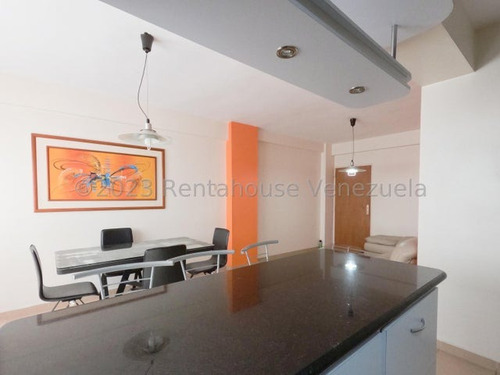 Imagen 5 de 30 de María Reyes Vende, Espectacular Apartamento Amoblado, En El Este De La Ciudad, El Edificio Cuenta Con Planta Eléctrica Y La Cocina Es Moderna