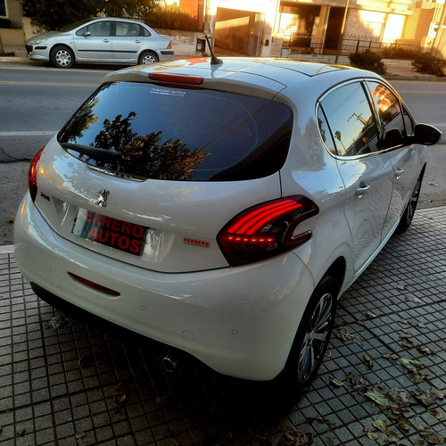 Peugeot 208 1.6 Feline