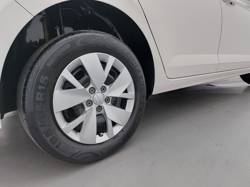 Volkswagen Polo 1.0 MPI MANUAL