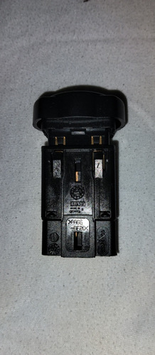 Switch Botón Luz De Emergencia Renault Logan Sandero 04-08 (Usado)
