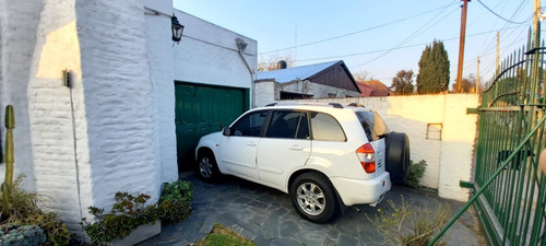 Vendo Casa Monte Grande . Excelente Calidad Y Comodidades