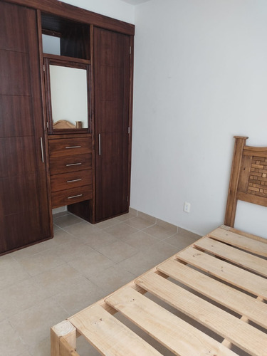 Imagen 11 de 19 de Casa En Renta Semi - Amueblada Fracc. Privado. Ciudad Del Sol Qro.