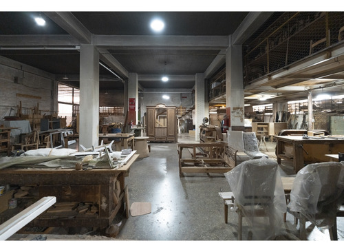 Venta De Edificio Industrial En La Yaguara - Excelente Ubicación