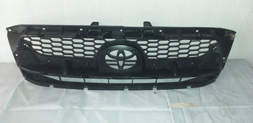 Parrilla Frontal Toyota Hillux Kavak