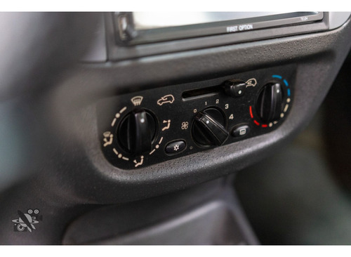 Citroën C3 1.4 I GLX 8V FLEX 4P MANUAL