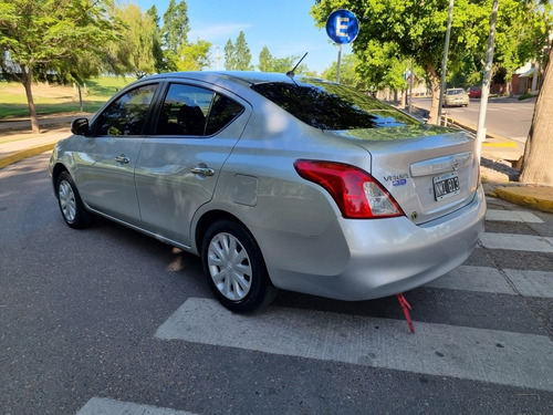 Imagen 4 de 13 de Nissan Versa 2014 1.6 Visia Mt Unica Mano Permuto