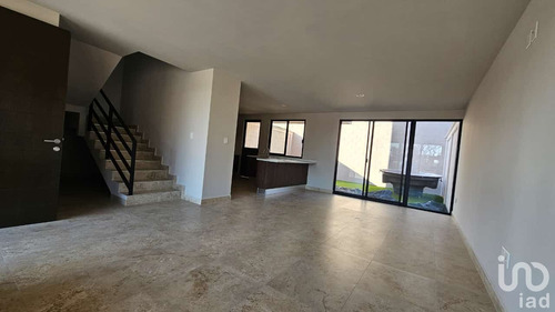 Venta Casa 3 Ambientes Tierra Y Libertad