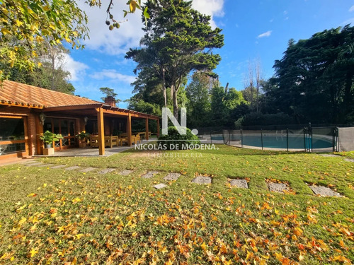Vende Espectacular Casa En Beverly Hills - Punta Del Este De 2 Plantas Con Piscina, Parrillero