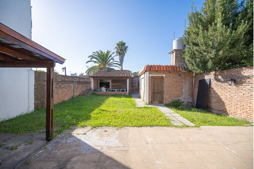 Venta Casa 3 Amb Con Patio Y Cochera Moron