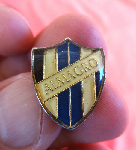 Almagro Futbol Deporte Antiguo Pin Futbol Escudo Metal 1980 (Usado)