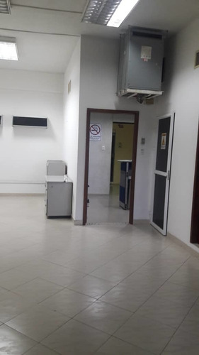 Imagen 2 de 6 de Se Alquila Oficina Piso 1 Cc Petroriente Ve02-859ccp-dced