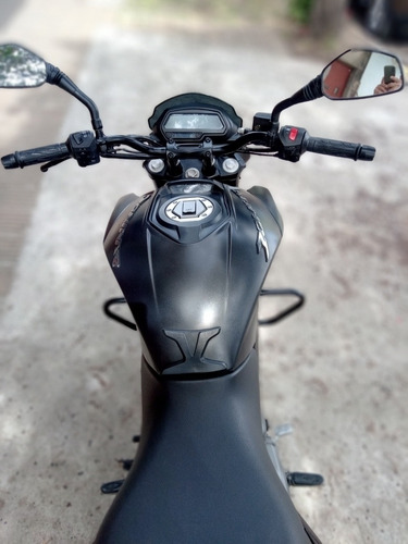 Imagen 5 de 11 de Bajaj Dominar 400