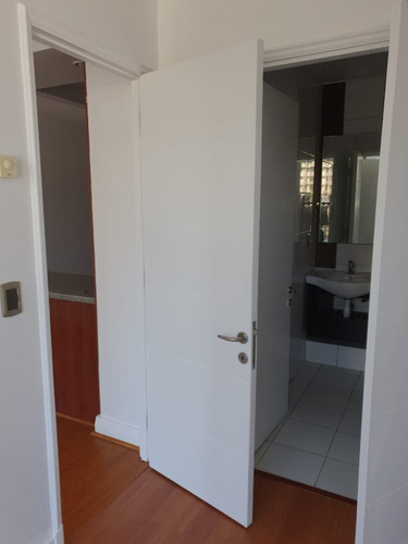 1 Dormitorio 1 Baños Con Estacionamiento Y Bodega.