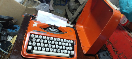 Máquina De Escrever Para Restaurar Tecla ; Quebrada No Estad (Usado)
