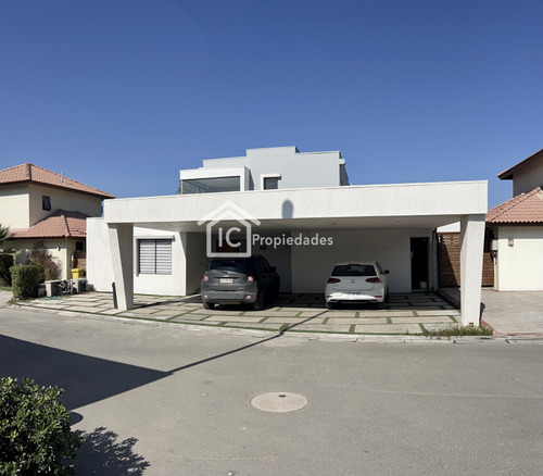 Casa En Venta De 3 Dorm. En Colina