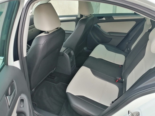 Imagen 10 de 15 de Volkswagen Jetta 2017 2.5 Sportline Tiptronic At