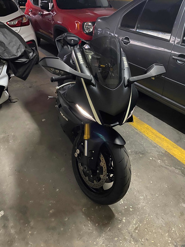 Yamaha R6