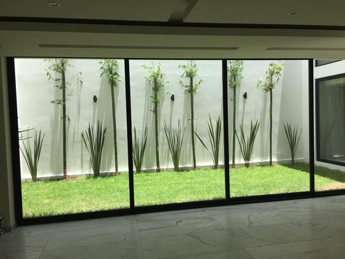 Residencia De 4 Recámaras En Fraccionamiento Dolores, Con Muebles, Pachuca