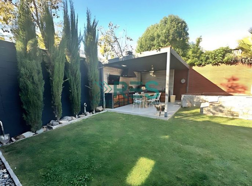 Casa En Venta De 4 Dorm. En Colina