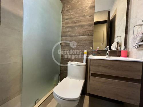 Casa En Venta De 6 Dorm. En Santo Domingo