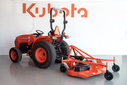 Imagen 2 de 7 de Kubota L3800 Turf Con Cortadora Land Pride