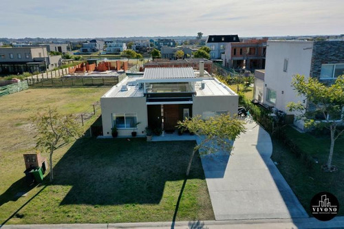 Imagen 3 de 28 de Casa - Puertos Del Lago