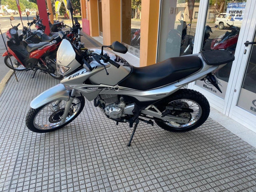 Imagen 2 de 13 de Honda Falcon 400 , 2015
