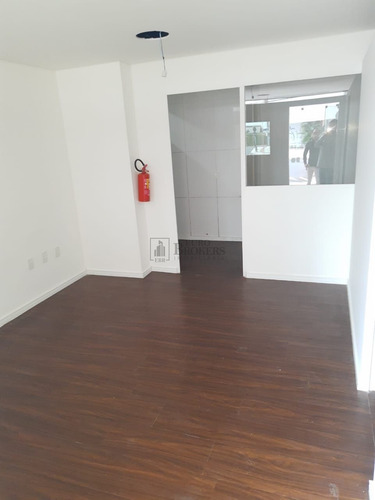 Imagem 2 de 7 de Sala Comercial Para Locação Anual Em Balneário Camboriú. - 2632