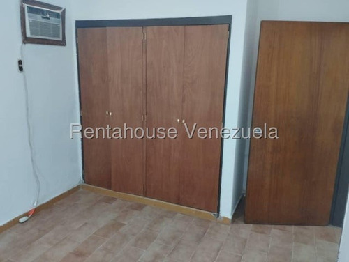 Diana C. Vende Bella Casa En Prebo Valencia, Calle Cerrada, Cocina Remodelada Rc-dc 25-20505