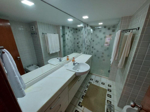Apartamento Para Venda Em Angra Dos Reis, Gambôa Do Belém (cunhambebe), 2 Dormitórios, 2 Suítes, 2 Banheiros, 2 Vagas - 103_2-582200