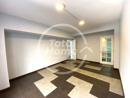 Vendo Oficina En Santa Lucia Cercano A Barrio Lastarria