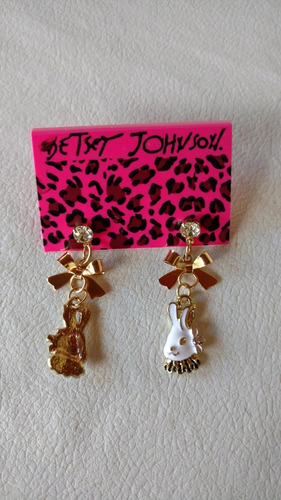 Aros Conejitas Blancas Betsey Johnson